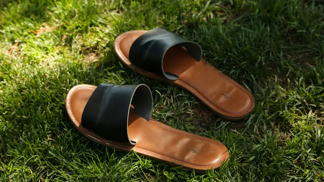 Sandal Flat, Sandal Cantik yang Cocok Digunakan dalam Berbagai Suasana