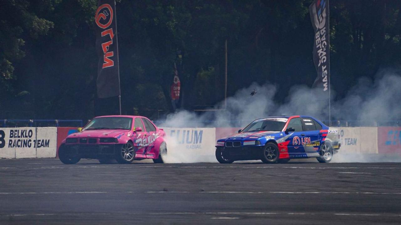 "Saya merasakan peningkatan performa drift yang signifikan setelah menggunakan Delium Velocita DTX. Traksi yang diberikan sangat kuat, dan kontrol yang ditawarkan luar biasa, terutama saat menghadapi kondisi drift yang menantang."