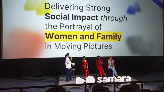 Chief Marketing Officer Samara Group Desy Bachir, Orchida Ramadhania, dan Cinta Laura di acara Samara URL: Forward Facing. [Foto: Lanny Kusuma/Fimela]