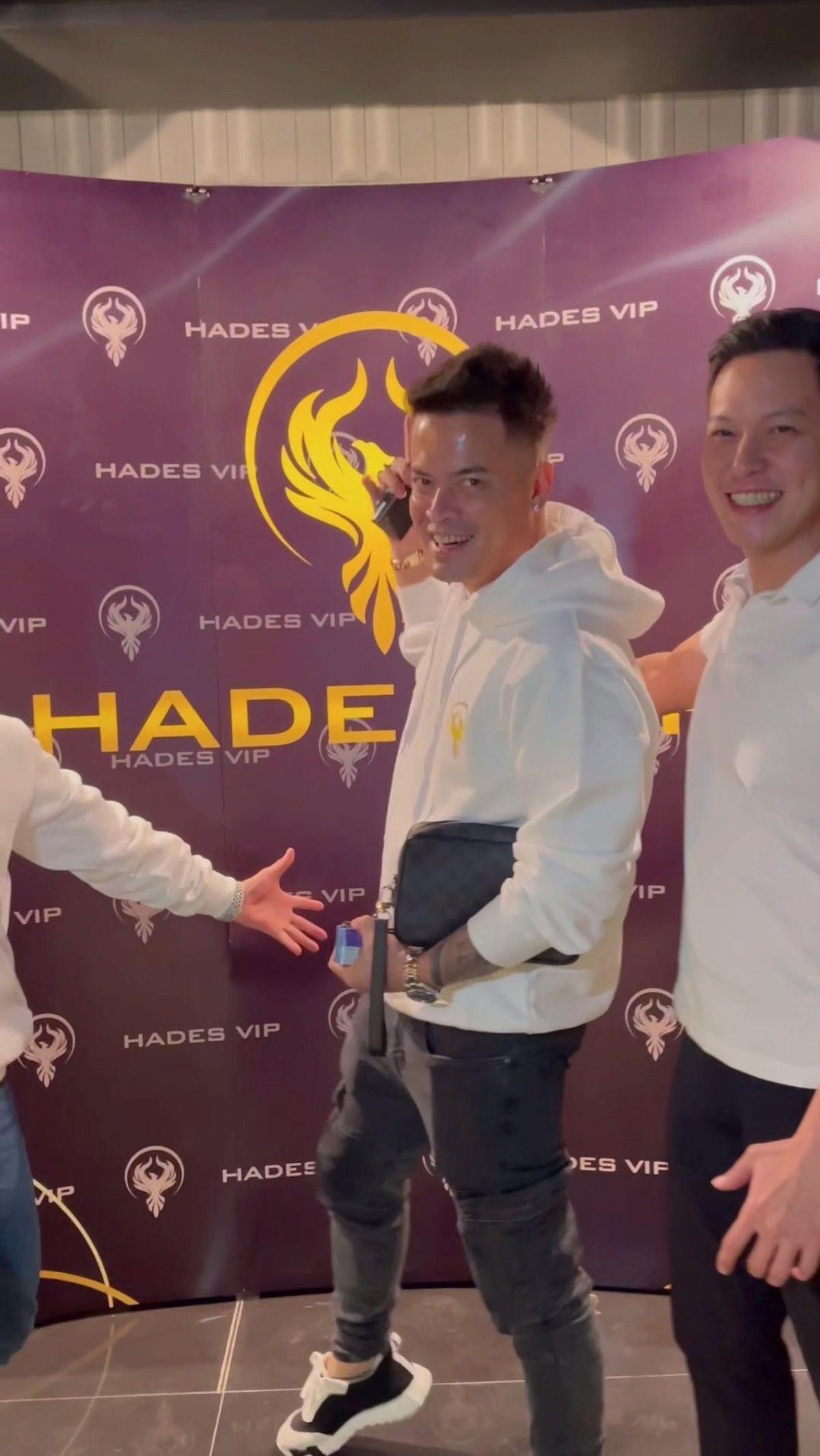 Acara pembukaan restoran mereka dihadiri oleh Afdhal Yusman, Choky Andriano, dan Ferly Putra. Mereka bahkan membuat video TikTok yang viral di kalangan penggemar.