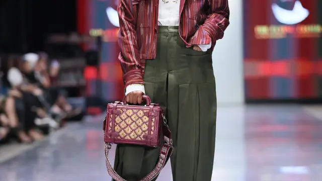 Merdi Sihombing, Mengubah Kain Ulos Menjadi Fashion Modern yang Berkelanjutan