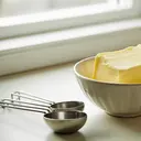 100 Gram Margarin Berapa Sendok Makan? Panduan Lengkap Konversi Takaran Dapur