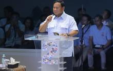 Rutin Tiap Pagi, Prabowo Asyik Berenang Sebelum Debat Terakhir