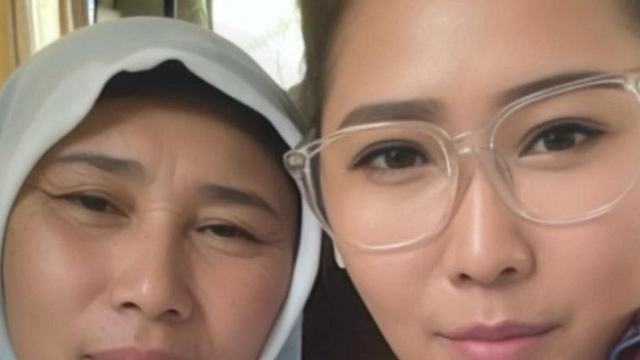 Inul Daratista penyanyi dangdut yang sukses hingga dikenal ke negera tetangga. Selain menyanyi, dia juga merambah bisnis sehingga pundi-pundi penghasilan semakin bertambah.
