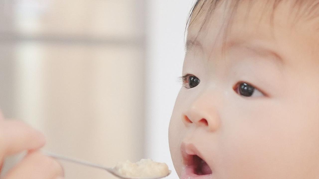 GTM atau Gerakan Tutup Mulut adalah istilah yang digunakan saat anak enggan membuka mulut pada waktu disuapi makanan. GTM menjadi momok bagi sebagian besar orang tua sebab GTM adalah tanda anak yang susah makan.