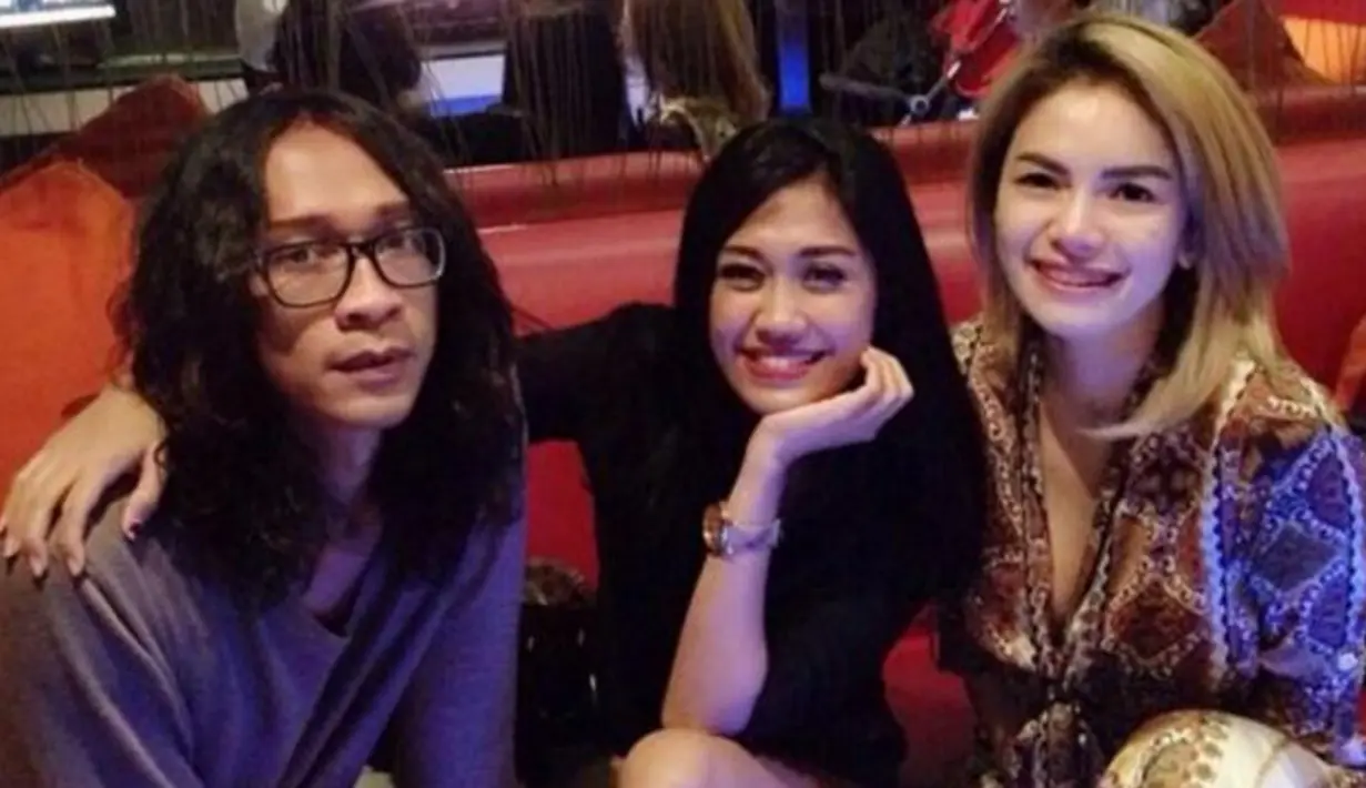 Entah bercanda atau tidak, Nikita Mirzani mengaku pernah menjalin hubungan dengan Aming. Namun nyatanya kelanjutan hubungan mereka tak ada kabarnya. (Instagram/nikitamirzanimawardi1)