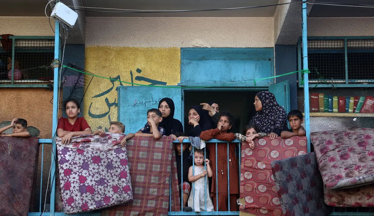 Lebih dari 90 persen bangunan sekolah-sekolah di Jalur Gaza rusak parah atau sebagian akibat serangan Israel. (Eyad BABA/AFP)
