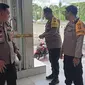 Polres Gorontalo saat melakukan olah tempat kejadian ATM Bandara Gorontalo (Arfandi Ibrahim/Liputan6.com)