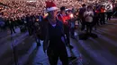 Jemaat menghadiri perayaan Natal Tiberias Indonesia yang ke-17 di Stadion GBK, Senayan, Jakarta, Sabtu (8/12). Perayaan Natal dipimpin perjamuan kudus Pendeta DR. Yesaya Pariadji. (Liputan6.com/Johan Tallo)