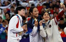 FOTO: Senyum Gregoria Mariska Berkalung Perunggu Olimpiade 2024, Medali Pertama yang Diraih Indonesia