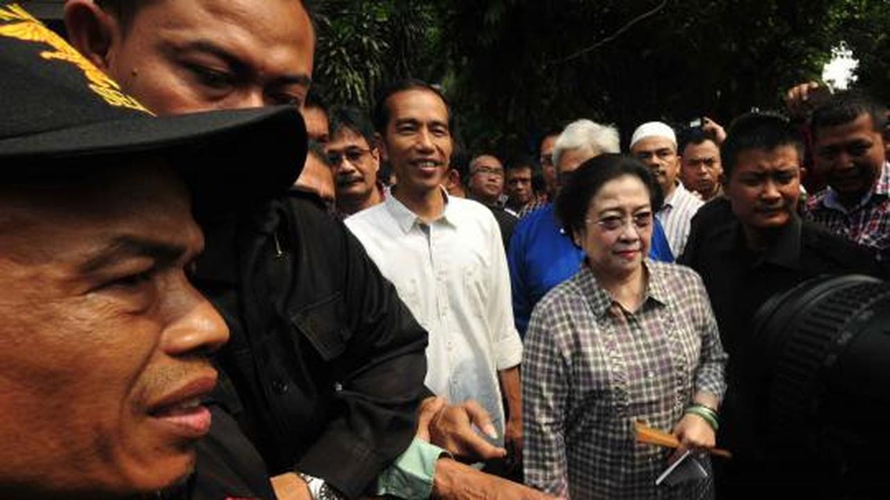 Megawati dan Taufiq Kiemas nyoblos di TPS 031