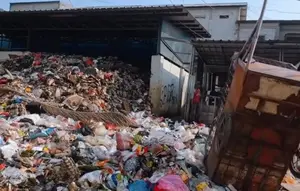 Target Pramono Bereskan Sampah Rusun Waduk Pluit
