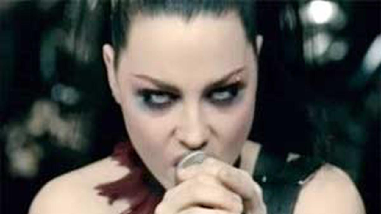 Evanescence Isi Soundtrack 'Breaking Down'