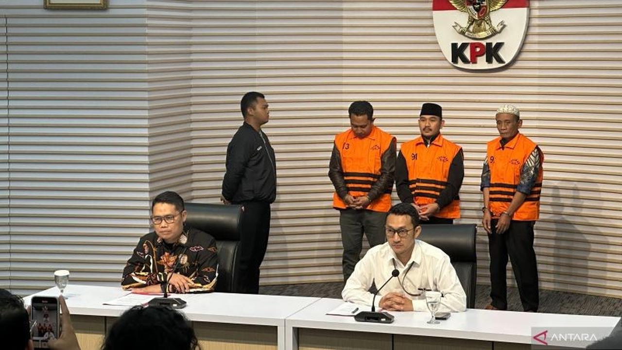KPK Tetapkan Bupati Bekasi dan Ayahnya Tersangka Korupsi Ijon Proyek