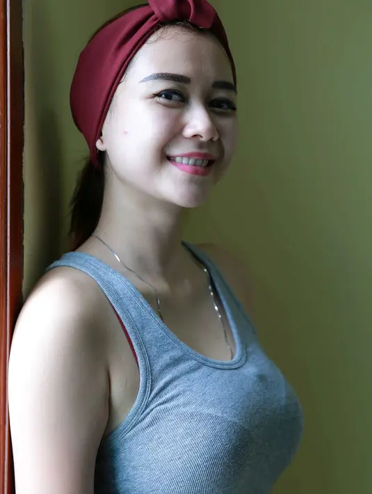 Wanita kelahiran Bandung, 23 Februari 1988 silam ini mengambil moment yang tepat ketika musik EDM tengah banyak disukai, ia pun mengembangkan bakat bernyanyinya di musik ini. (Galih W. Satria/Bintang.com)