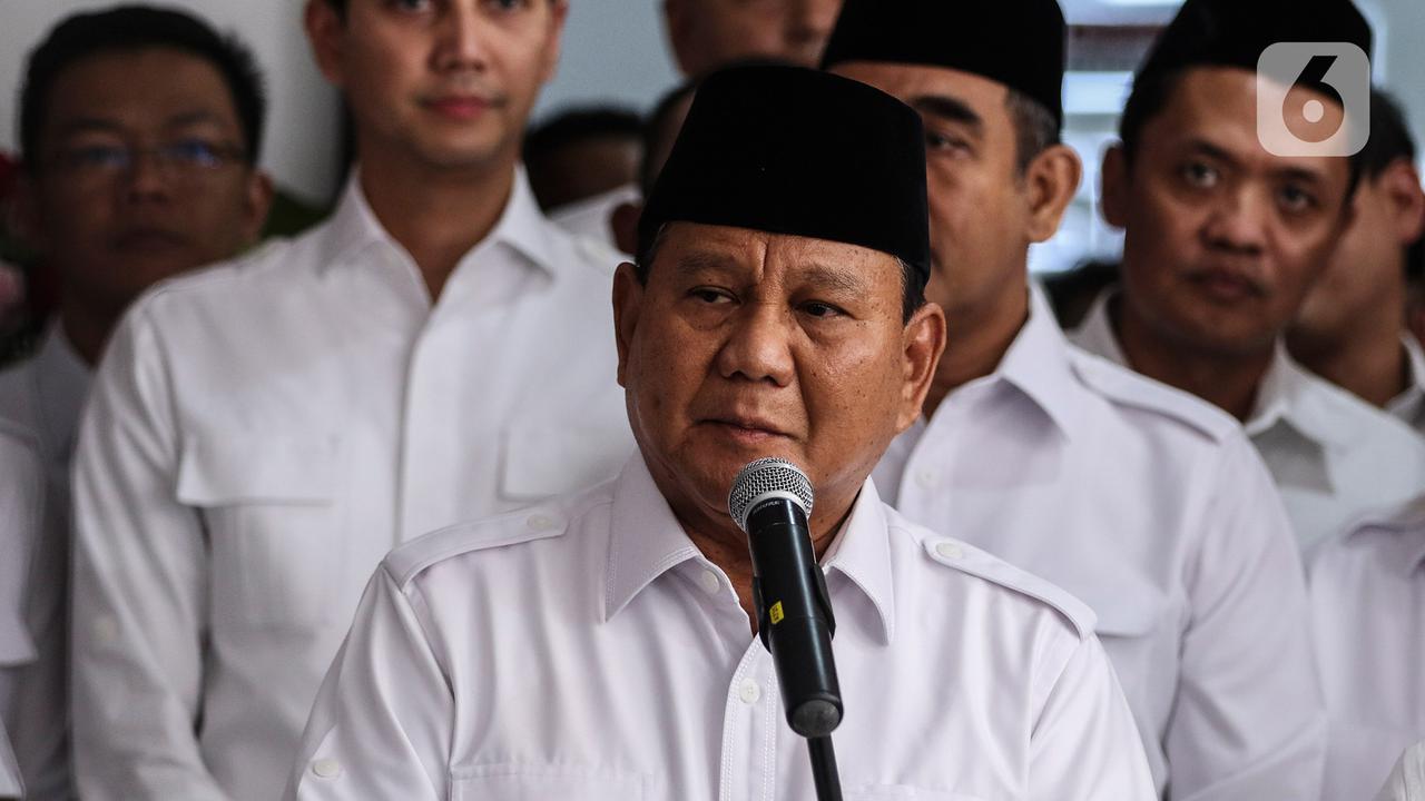 Menteri Pertahanan (Menhan) Prabowo Subianto memberikan apresiasi dan ucapan selamat kepada Timnas Sepak Bola U22 yang berhasil menang melawan Vietnam.
