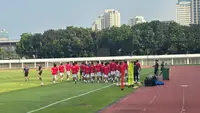 Sesi latihan Timnas Indonesia U-23 jelang Piala AFF U-23 2025 di Stadion Madya, Gelora Bung Karno, Jakarta, Senin (23/6/2025). (Bola.com/Hery Kurniawan).