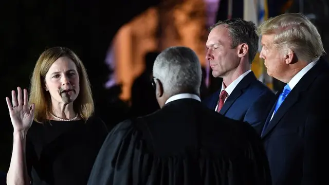 Hakim Amy Coney Barret (AFP)