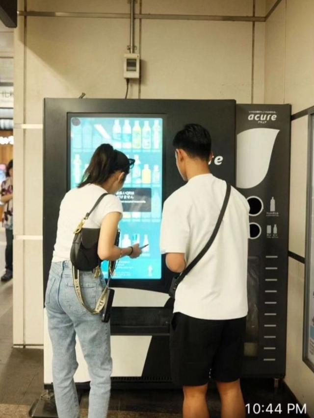 Aktivitas Azizah Salsha di Jepang