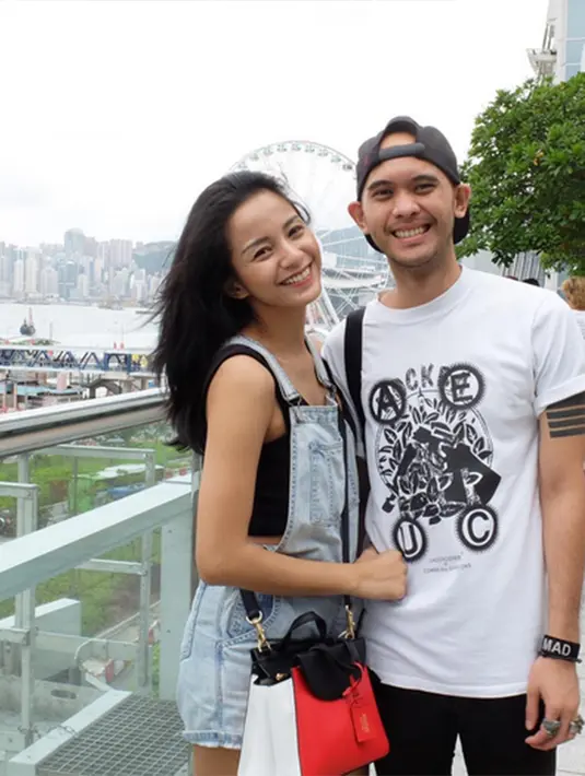 Baru saja merasakan nikmatnya berbulan madu dan menjalani hidup sebagai pengantin baru, keduanya juga mendapat bonus momongan. (Via Instagram/@kiranalarasati)