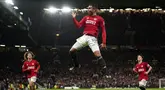 Pemain Manchester United, Casemiro melakukan selebrasi setelah mencetak gol kedua timnya ke gawang Crystal Palace pada laga putaran ketiga Carabao Cup 2023/2024 di Old Trafford, Manchester, Inggris, Rabu (27/09/2023). Pemain Brasil tersebut berhasil menjadi bintang lapangan pada laga tersebut. (AP Photo/Dave Thompson)
