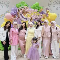 Geng Mamayu Hadir di Pesta Ulang Tahun Putri Kesha Ratuliu. [@kesharatuliu05]