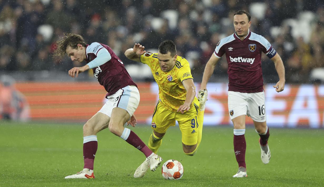 Pada laga kali ini pelatih David Moyes melakukan rotasi diberbagai sektor. Sang juru taktik juga menurunkan mayoritas pemain pelapis. (AP/Ian Walton)