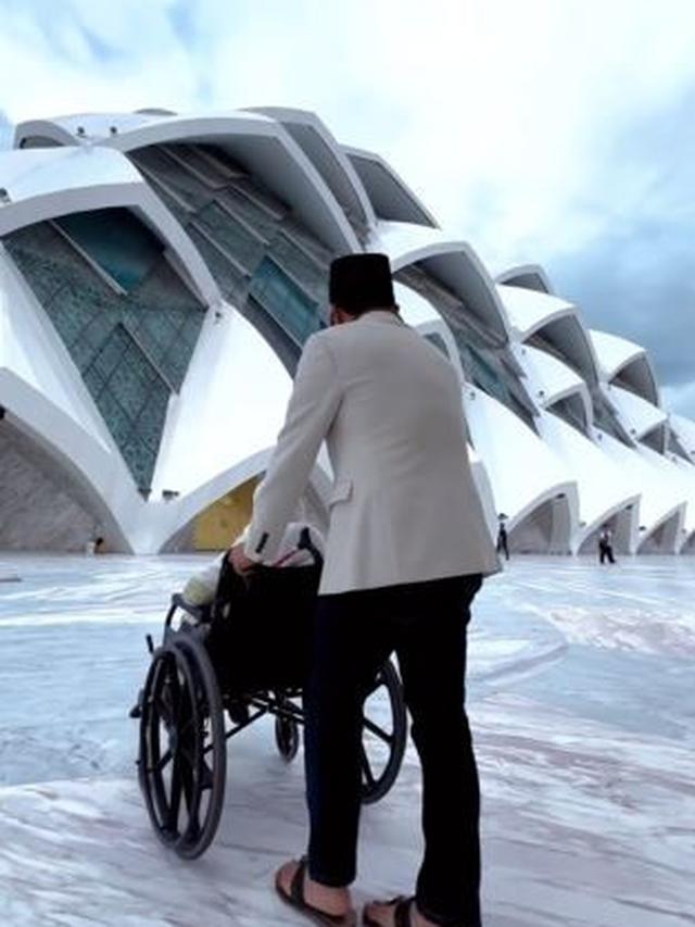 6 Potret Masjid Raya Al Jabbar yang Dirancang Ridwan Kamil, Megah dan Indah