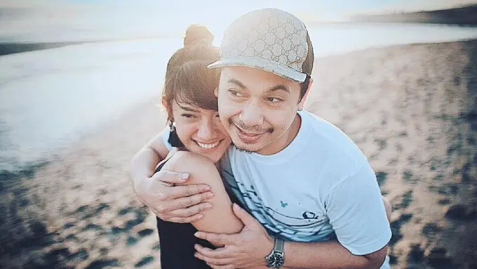 [Fimela] Raditya Dika - Anissa Aziza