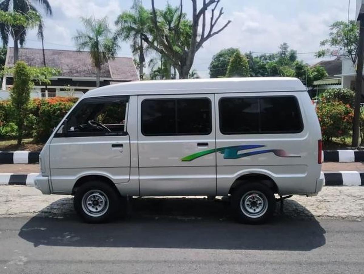 Suzuki Carry 1.0 (source: nstagram.com/maradonabarumobil)
