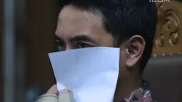 Gubernur nonaktif Jambi, Zumi Zola saatmenjalani sidang lanjutan kasus dugaan menerima gratifikasi dan suap di Pengadilan Tipikor Jakarta, Kamis (6/9). Sidang menghadirkan 10 orang saksi dari unsur PNS dan swasta. (Liputan6.com/Helmi Fithriansyah)