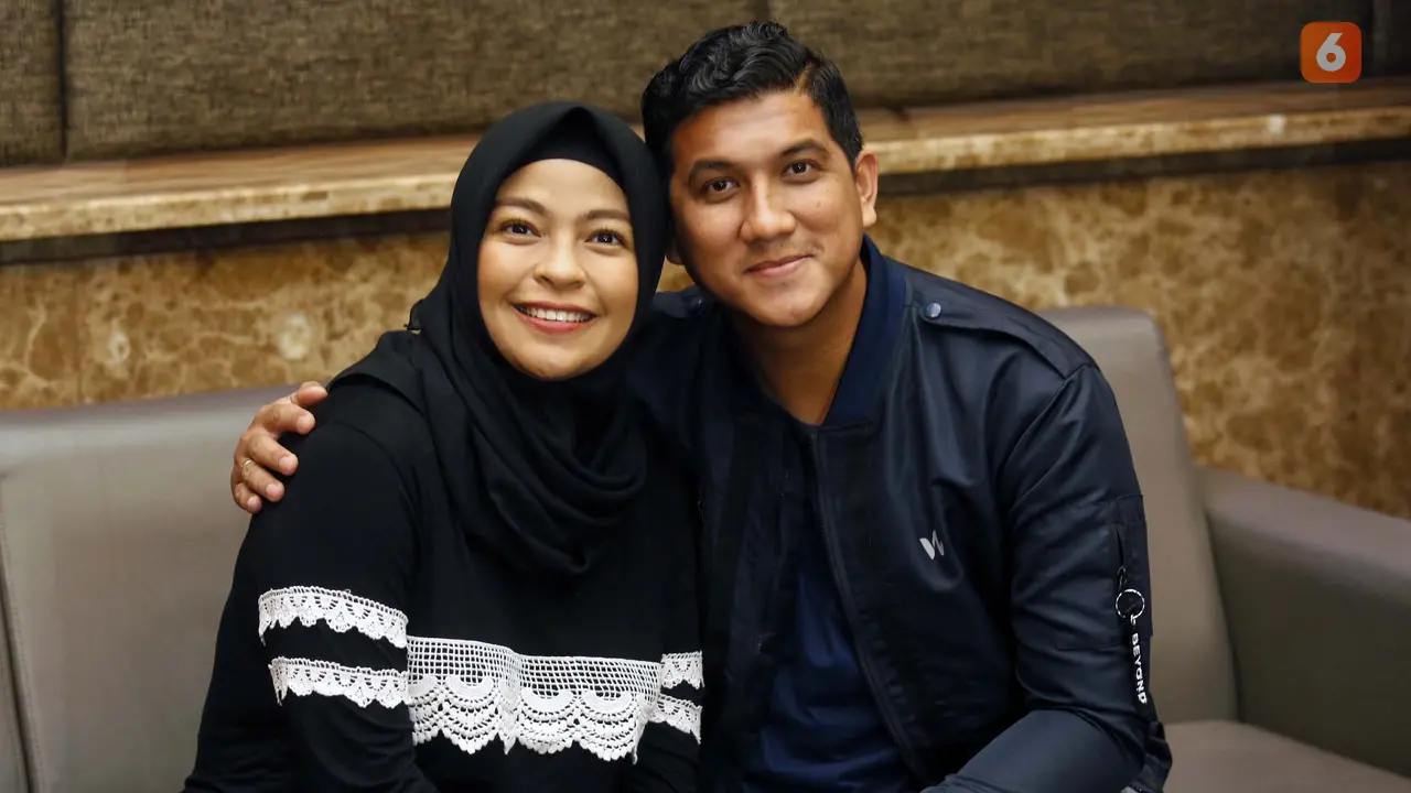 [Fimela] Tantri Kotak Melahirkan