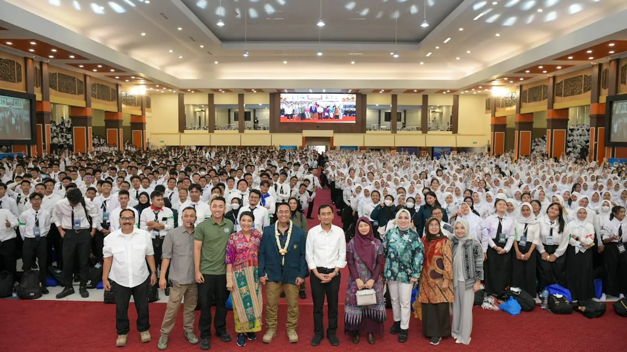 Jenderal (Purn) Andika Perkasa membekali materi soal belanegara, di hadapan 15.488 mahasiswa baru Universitas Brawijaya Malang (Istimewa)