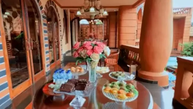 Rumah ibu Tasya Farasya seperti istana timur tengah