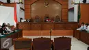 Suasana ruang sidang saat Buni Yani menjalani sidang praperadilan di Pengadilan Negeri Jakarta Selatan, Selasa (13/12). Buni menganggap penetapan tersangka terhadapnya tidak sesuai KUHAP. (Liputan6.com/Helmi Affandi)