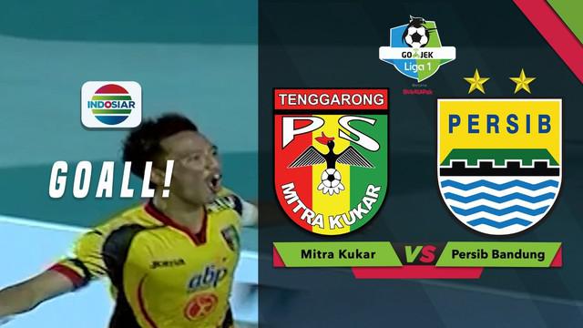 Berita video momen gol gelandang Mitra Kukar, Bayu Pradana, ke gawang Persib Bandung dalam lanjutan Gojek Liga 1 2018 bersama Bukalapak, Jumat (10/8/2018).