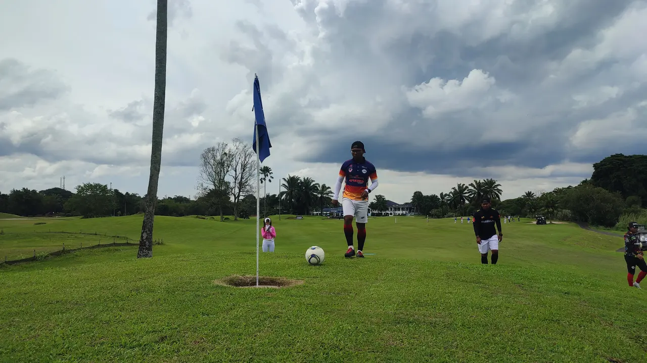 Keseruan footgolf