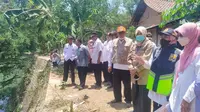 Tim dari Pemprov Jatim ini melibatkan Inspektorat, BPBD, Bappeda, BPKAD, DPU Bina Marga, DPU SDA dan Biro Hukum meninaju lokasi pembangunan jembatan Bailey di Probolinggo (Istimewa)