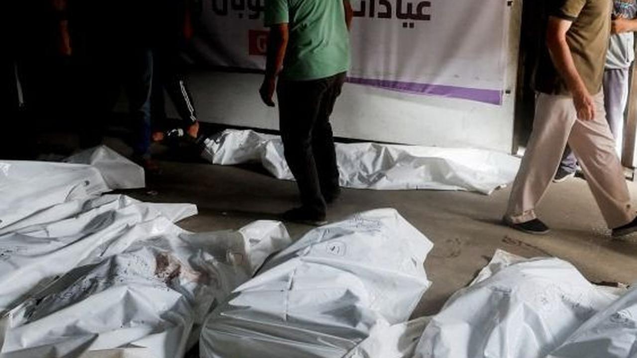 Sebanyak 35 warga Palestina, termasuk perempuan dan anak-anak, dilaporkan tewas dibakar hidup-hidup oleh serangan Israel. Foto: REUTERS / Mohammed Salem <br>