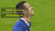 Video Pedro tertawa karena sebuah tembakan yang dilakukannya saat Chelsea menang atas Peterborough di Piala FA, Minggu (8/1/2017).