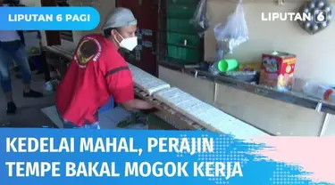 Harga kedelai yang terus naik membuat perajin tempe di sejumlah daerah menjerit. Rencana mogok produksi pada 21-23 Februari 2022 sudah tersebar, para pedagang di pasar khawatir merugi.