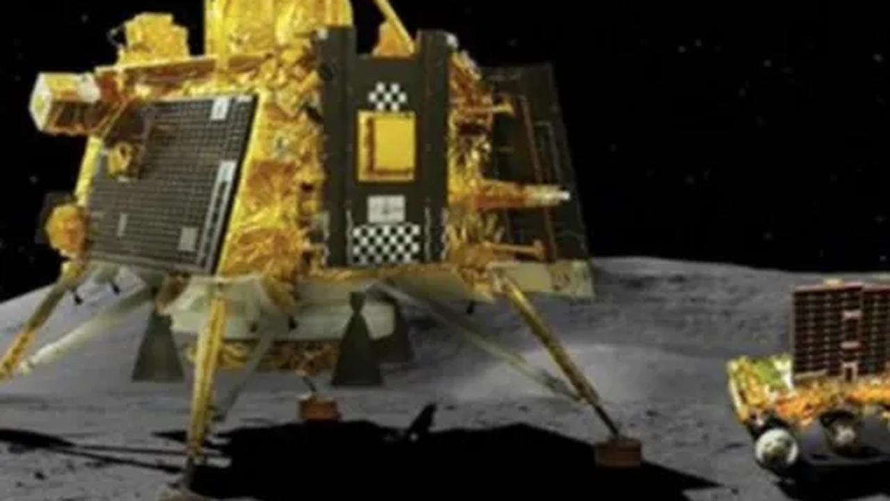 Hal ini disebabkan karena dua robot penjelajah itu memiliki banyak komponen yang tidak bisa bertahan dalam suhu dingin Bulan. Suhu di sana bisa turun hingga -200C sampai -250C pada malam lunar.