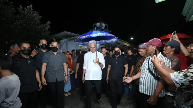 Capres nomor urut 3 Ganjar Pranowo saat kampanye di Dukuh Peloksari, Desa Senting, Kecamatan Sambi, Kabupaten Boyolali. (Tim Media Ganjar Pranowo)
