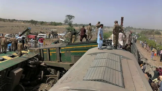 Tabrakan Kereta Api di Pakistan, 30 Orang Tewas