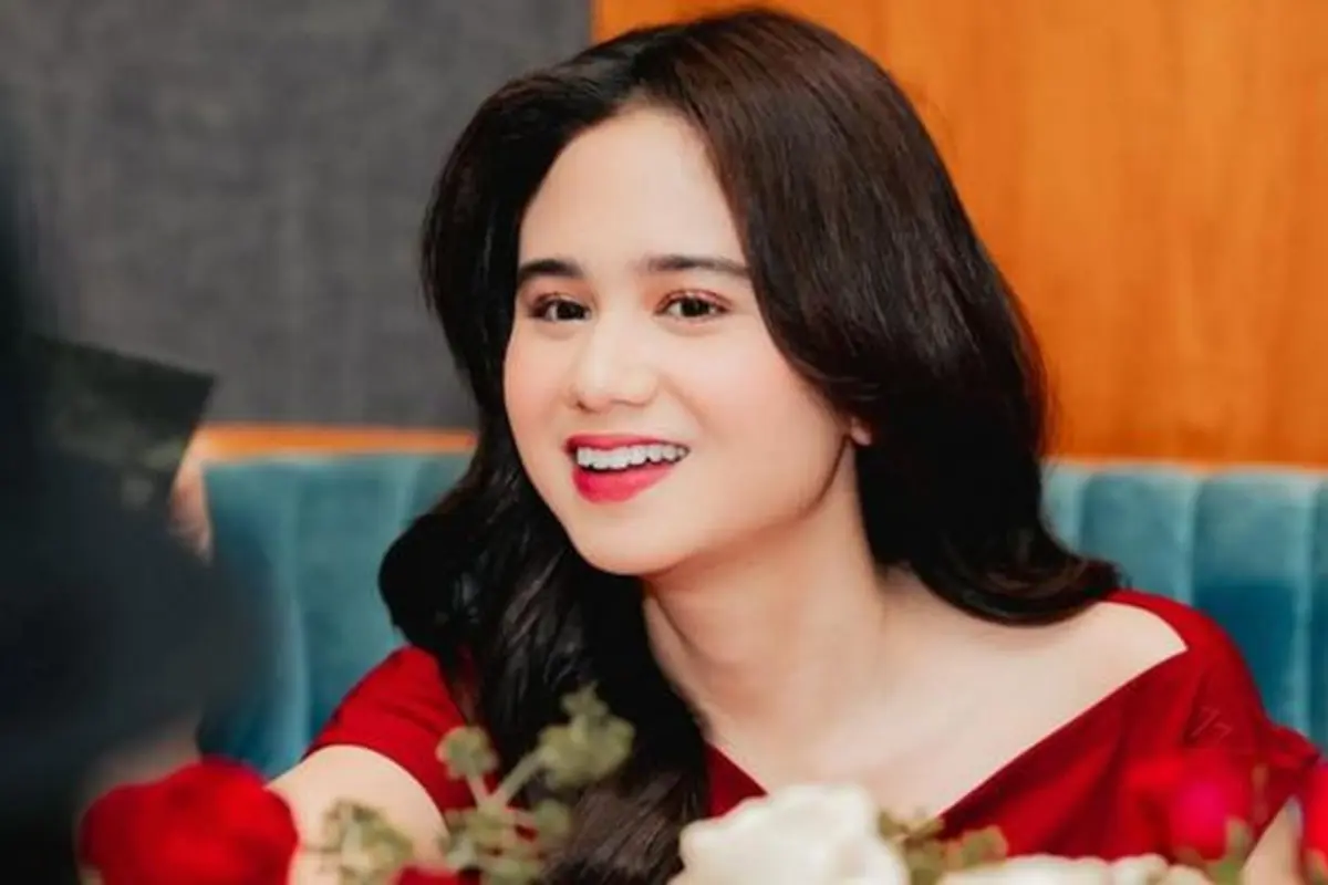 Tissa Biani pukau penggemar di launching film, gaya berani dalam merah menyala. (credit: instagram.com/tissabiani).