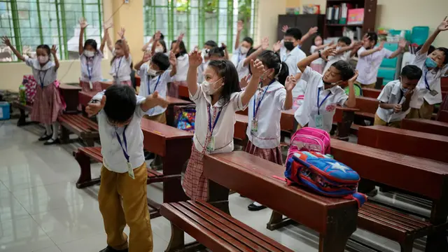 Antusias Siswa di Filipina Kembali Belajar Tatap Muka di Kelas