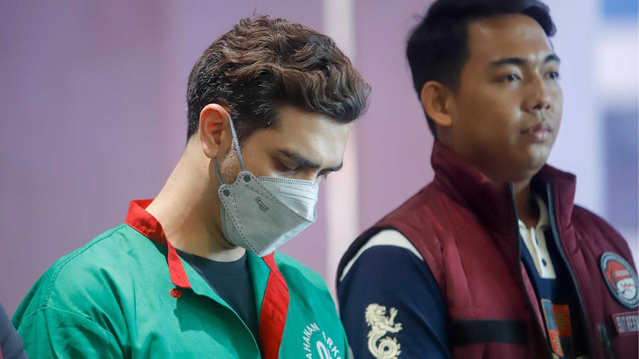 FOTO: Raut Fachri Albar Tertuntuk Lesu usai Tiga Kali Terjerat Kasus Narkoba
