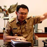 Basuki Tjahaja Purnama | Via: harianterbit.com