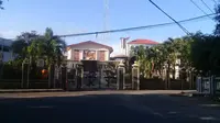 Gedung Gereja Katolik Santu Josep Pekerja, Kleak, Manado tampak sepi di MInggu pagi (19/04/2020).