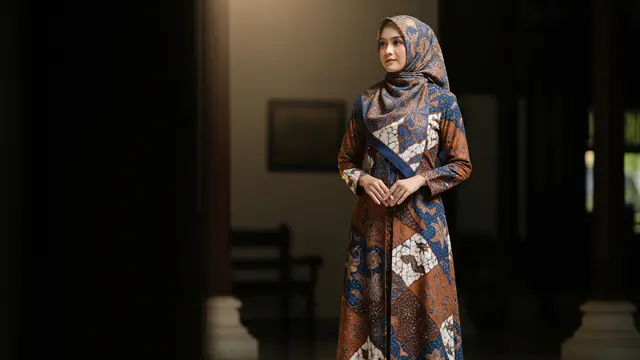 9 Model Gamis Batik untuk Perkumpulan Wanita